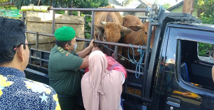 Aparat Gabungan Gelar Penyekatan Kendaraan Bermuatan Hewan Ternak di Kecamatan Arjasa
