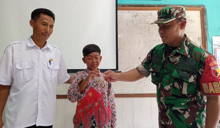 Babinsa Dampingi Sosialisasi Pencegahan DBD di SDN 4 Jangkar