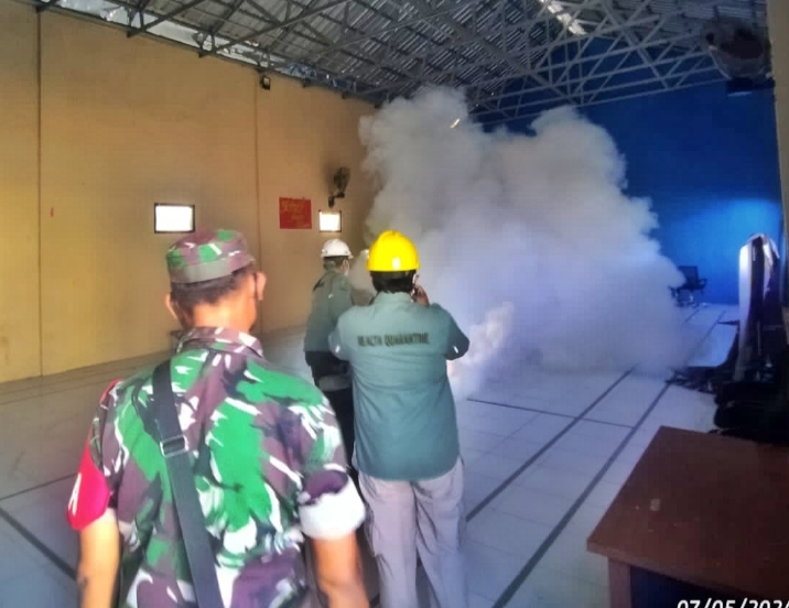 Babinsa Killensari Panarukan Bersana Nakes Galakkan Fogging