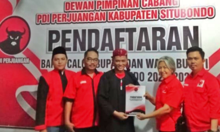 Bacabup Situbondo 2024, Bang Ipoel SAKERA Ambil Formulir Pendaftaran di Kantor PDIP Situbondo