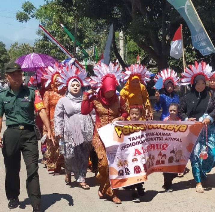 Bantu Amankan Jalannya Pawai Budaya Tingkat Paud dan TK se Kecamatan Jatibanteng 