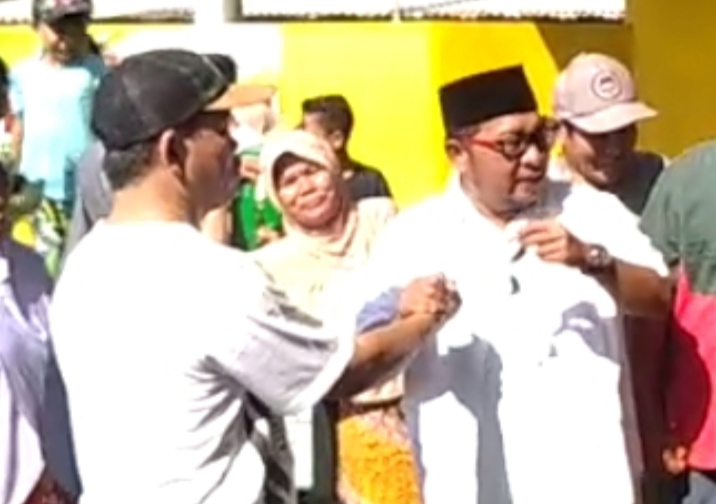 Berikan Bantuan Sepeda Motor Roda 3 Kepada Warga di Kelurahan Dawuhan Dan Kecamatan Panji