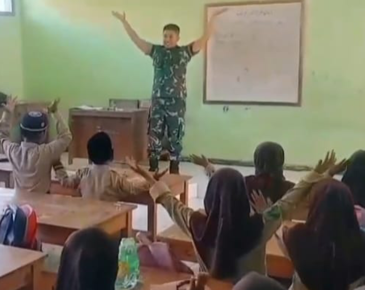 Berikan Wawasan Kebangsaan dan Belajar Matematika di SDN 1 Talkandang