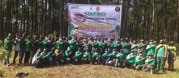 Berulang Tahun ke - 61, Perum Perhutani Bondowoso Gelar Penanaman Pohon