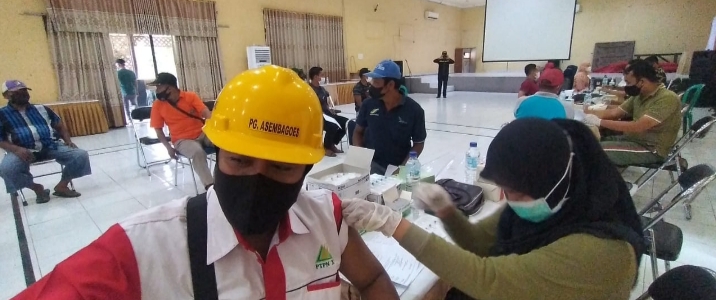 Karyawan dan Karyawati Pabrik Gula Asembagus Serta Masyarakat di vaksinasi Tahap 2 dan Booster