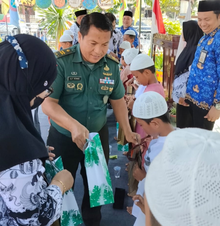 Bhakti Sosial dan Khitanan Massal di SD Negeri V Situbondo