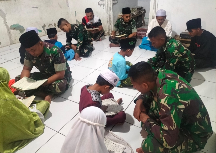 Bintalrem Di TMMD ke-120 Ngaji Bareng Bersama Warga