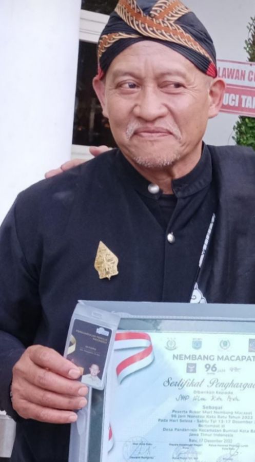 Biro Seni Tradisi SatuPena Jawa Timur, yang Berhasil Nembang Macapat 96 Jam Nonstop, Raih Rekor MuRI