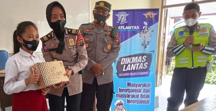 Dua Puluh Pasang Sepatu Buat Para Yatim-piatu, Bukti Kepedulian dari Polri di Tengah Masa Sulit