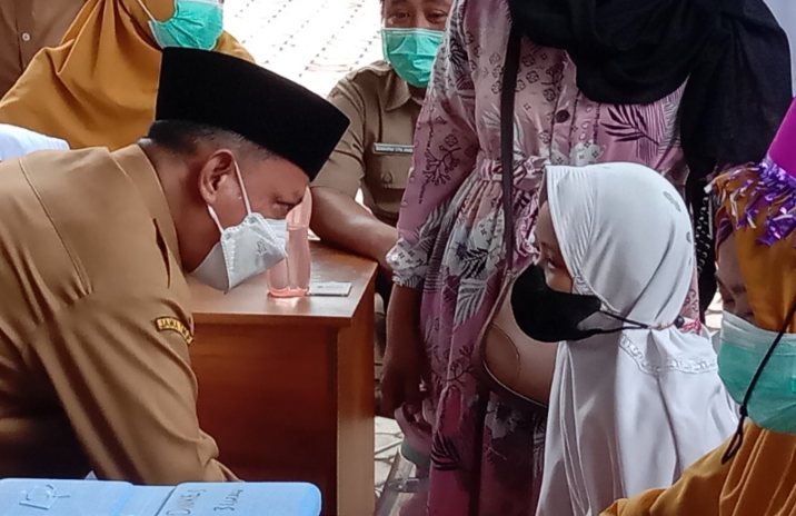 Bung Karna Ajak Masyarakat Hidup Sehat dan Banyak Makan Buah
