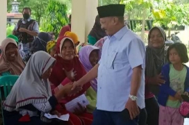 Bung Karna Tebar Sembako Dalam Giat 