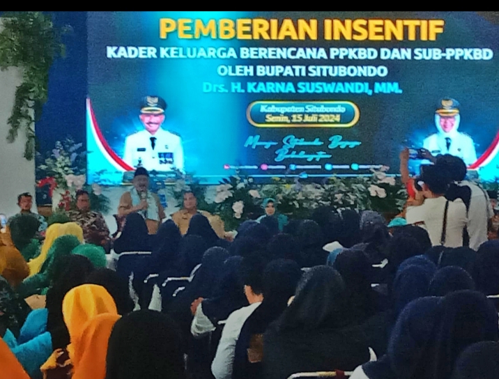 Bupati Situbondo Gelontorkan Insentif Bagi Kader KB