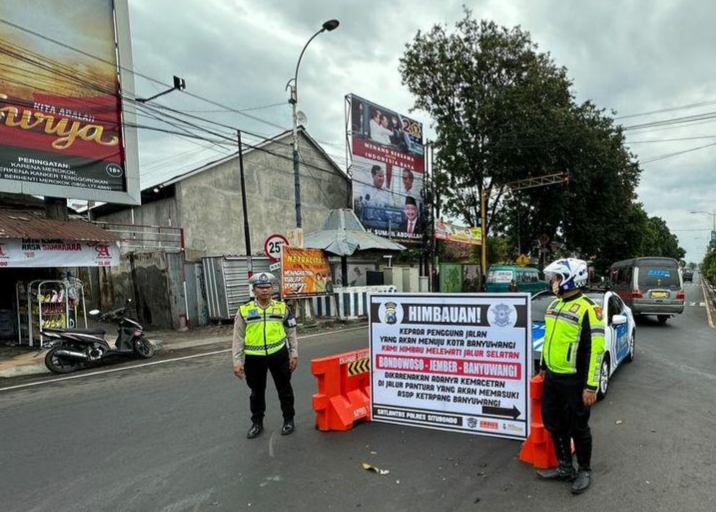Ketapang - Banyuwangi Macet, Polres Situbondo Alihkan Kendaraan Melalui Jalur Selatan