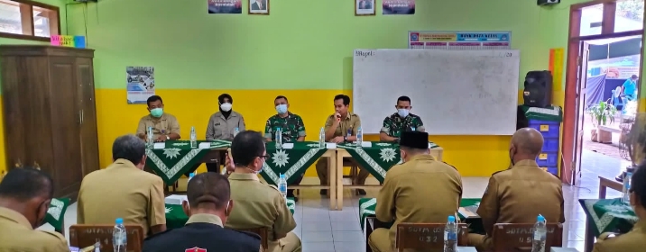 Dandim 0823 Lakukan Percepatan dan Pemantauan Lanjutan Vaksinasi di Kecamatan Besuki