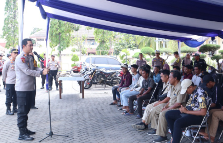 Kapolres Situbondo Ingatkan Orang Tua & Puluhan Remaja yang Terlibat Balap Motor dan Balap Lari Liar