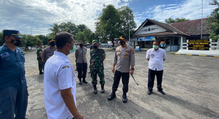 Dandim 0823 Bersamaan Kapolres Perketat Pelabuhan Jangkar dan Perbata