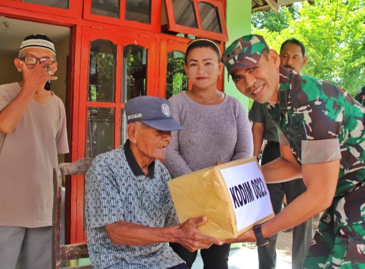 Dandim 0823 Situbondo Beri Bantuan Sosial kepada Purnawirawan TNI