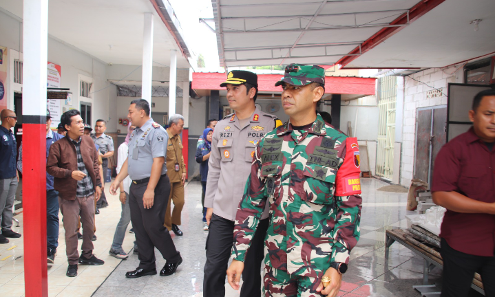Dandim Situbondo Bersama Kapolres dan Instansi Terkait Gelar Patroli Gabungan