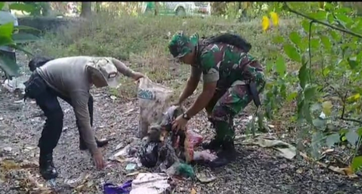 Danramil 0823-17/Banyuglugur, Kapten (Inf) M. Rohman Pimpin Kerja Bhakti Pembersihan Hutan Mangrove