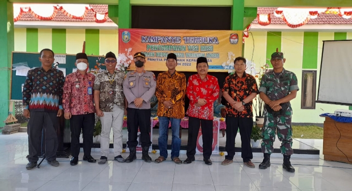 Danramil Asembagus Lakukan Pengamanan Penyampaian Visi Misi Cakades Wringin Anom
