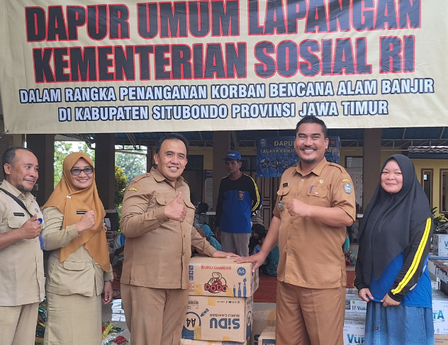 Peralatan Sekolah Untuk Korban Banjir Dari Rumah Sakit Umum Daerah Besuki