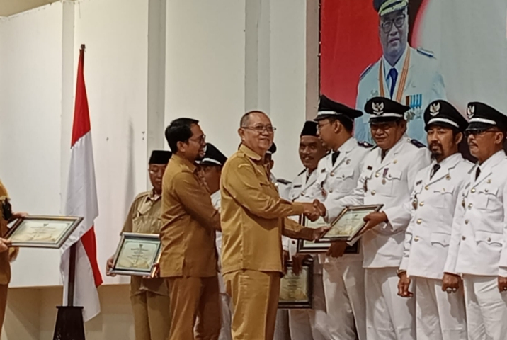 Desa Asembagus Terima Penghargaan Sebagai Kategori Desa Mandiri 