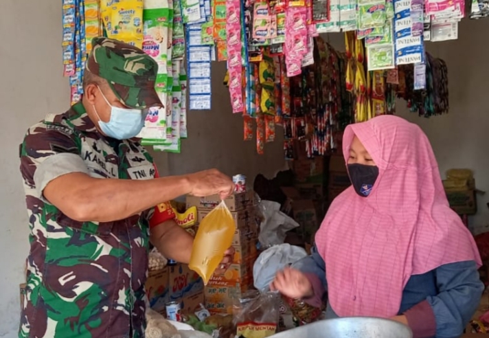 Keberadaan dan Ketersediaan Migor Curah dan Kemasan di Kecamatan Jatibanteng Aman dan Terkendali