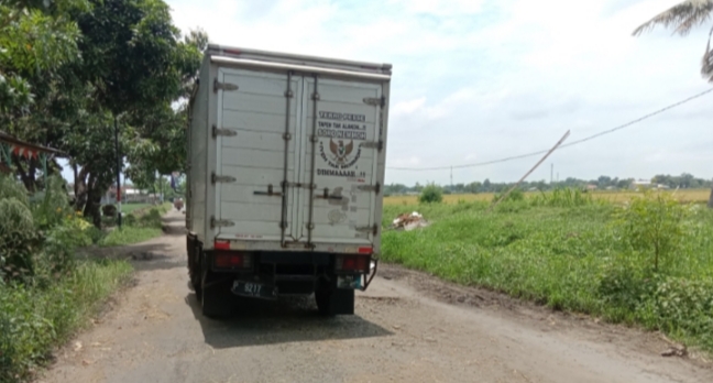 Di Panji Lor Tidak Ada PJU, Jalan Rusak dan Plengsengan Rusak