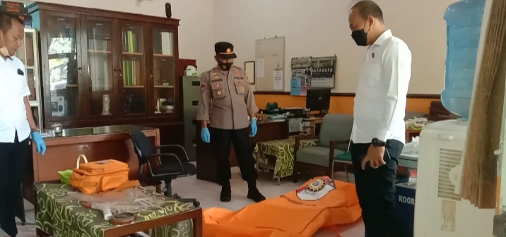 Seorang Penjaga Malam Sekolah Madrasah di Situbondo Meninggal Dunia, dari Bibirnya Mengeluarkan ini