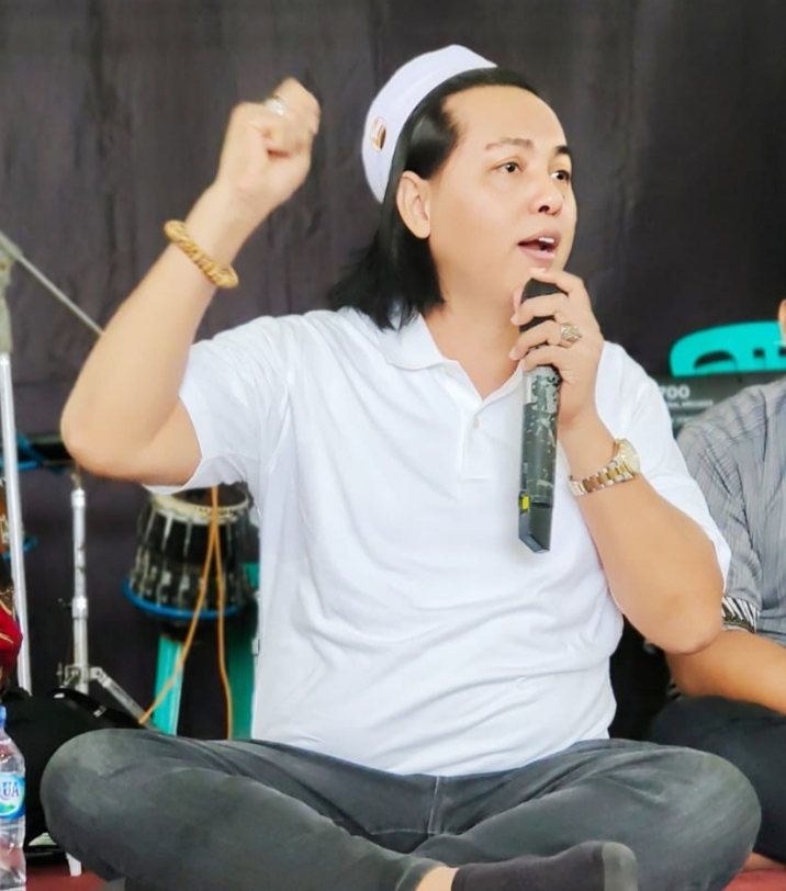 Di Depan Mapolres Situbondo Terkait Dugaan Masih Maraknya Tambang Ilegal