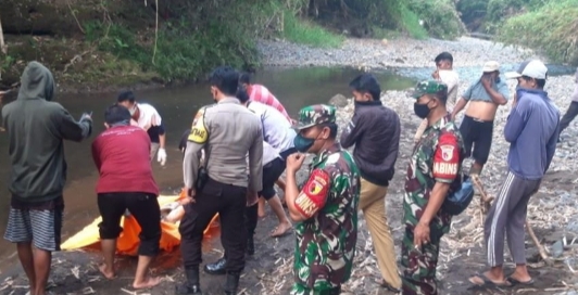 Ditemukan Mayat Mrs X di Sungai Perbatasan Antar Dusun di Situbondo