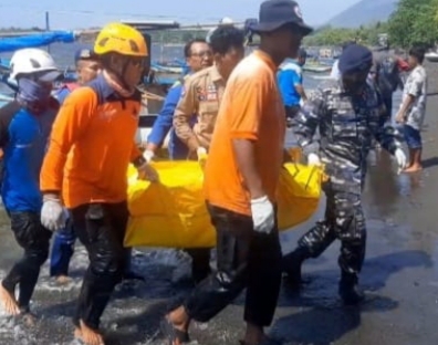 Mayat Wanita Ditemukan Mengapung di Perairan Air Tawar di Desa Sumber Waru Kecamatan Banyuputih