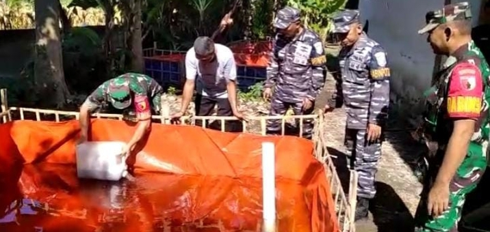 Dukung Ketahanan Pangan, Babinsa Koramil 0823/09 Jangkar Bantu Kembangkan Budi Daya Ikan Jenis Lele