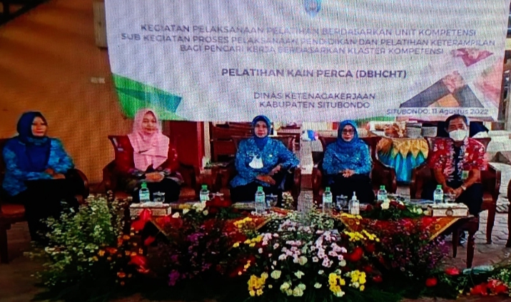 Disnaker Kabupaten Situbondo  Gelar Pelatihan Kerajinan Tangan Kreasi Kain Perca