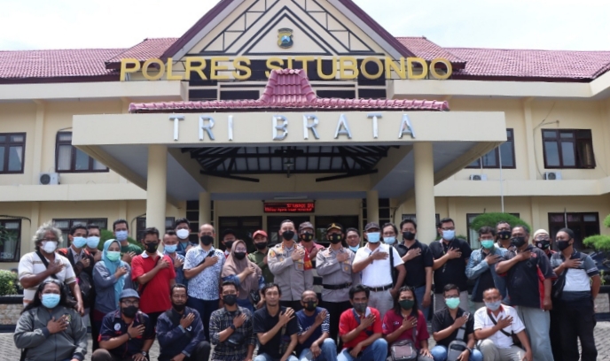 Kapolres Situbondo, AKBP Andi Sinjaya Ghalib Jalin Sinergi dan  Gelar Piramida Bersama Para Jurnalis