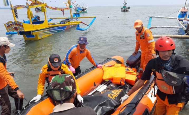 Jasad Nelayan Terlempar ke Laut Akibat Tersambar Petir Akhirnya Ditemukan Mengapung