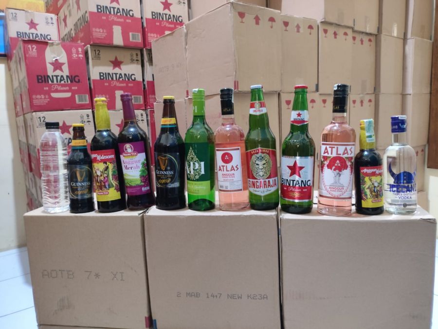 Jelang Ramadhan, Polres Situbondo Sita Ribuan Botol Miras
