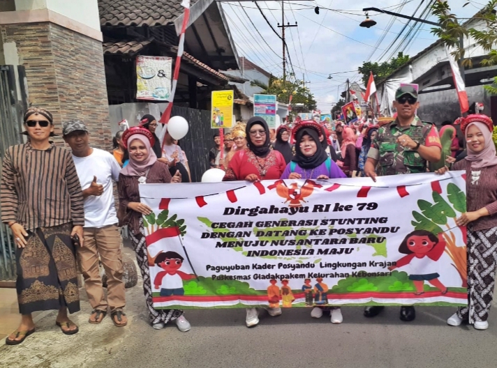 Kader Posyandu Kebonsari Krajan Gelar Jalan Sehat Dalam Rangka Memeriahkan HUT RI Ke 79