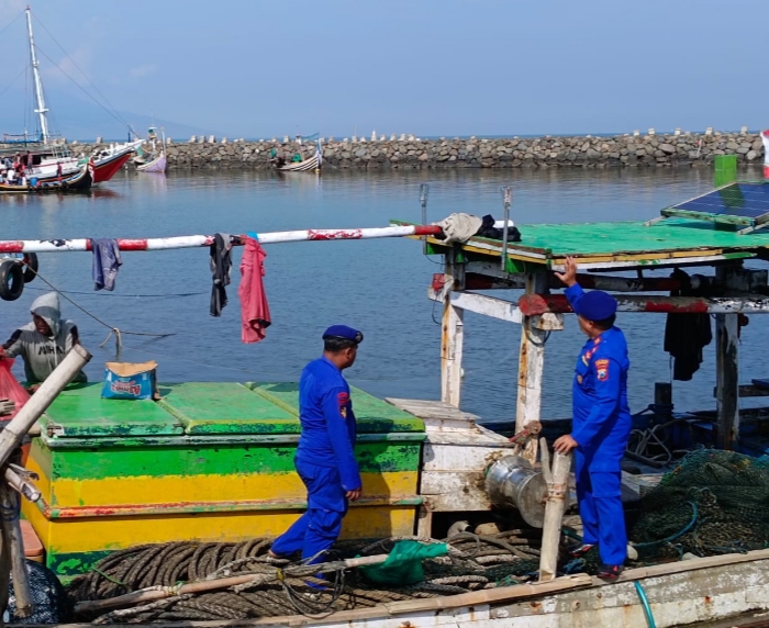 Kapal Cantrang di Situbondo Ditangkap Satpolair Polres