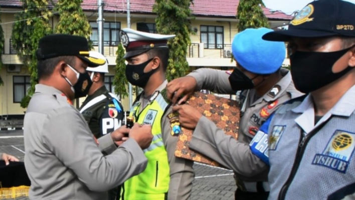 Gelar Apel Operasi Zebra Semeru 2021, Kapolres Situbondo Minta Agar Anggota Bersikap Humanis