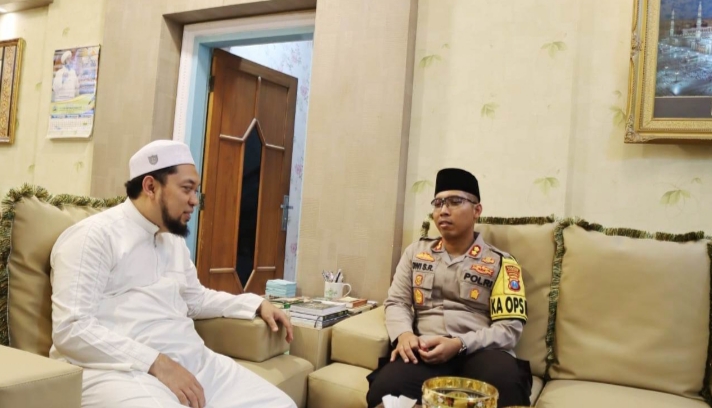 Kapolres Situbondo Mohon Doa Kiai Azzaim Demi Kamtibmas Kondusif
