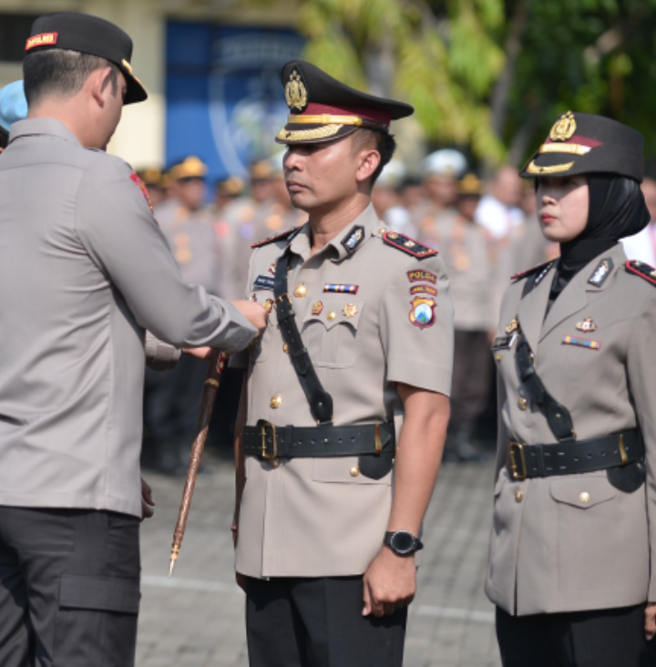 Kapolres Situbondo Pimpin Sertijab Wakapolres, Kabag SDM, Kabag Ops dan Kapolsek Mangaran