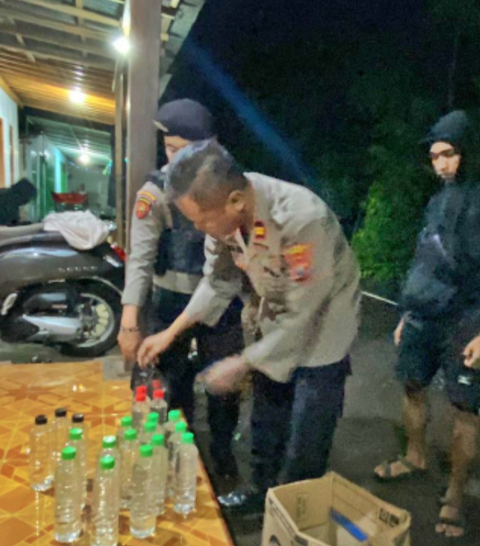 Nekat Jual Minuman Keras Jenis Arak Saat Ramadhan, Rumah Warga Mimbaan Dirazia Polisi