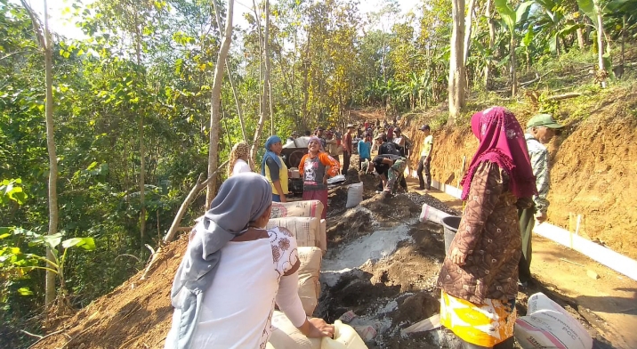 Kasdim 0823 Pantau TMMD ke 114 di Campoan