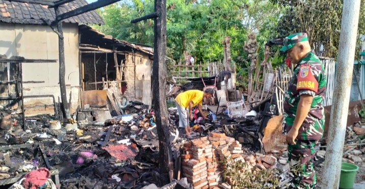 Kebakaran Rumah di Kelurahan Mimbaan, Kecamatan Panji Telan Kerugian Puluhan Juta Rupiah