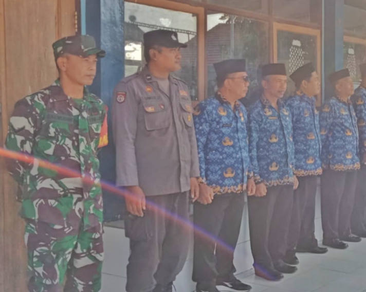 Apel Penyerahan Tim Paduan Suara dan KTP Elektronik Kepada Siswa-siswi SMK Negeri 1 Suboh