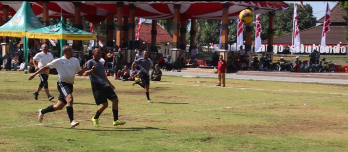 Kodim 0823 Gelar Pertandingan Sepak Bola bersama Forkopimda Situbondo