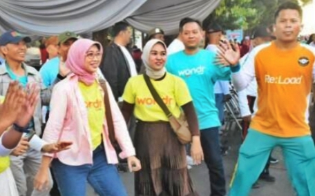 Bung Karna, Bupati Situbondo yang Merakyat , Lakukan Senam Bersama Masyarakat