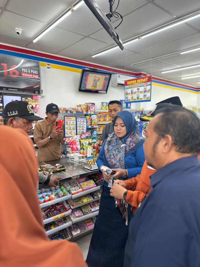 Lakukan Sidak, Temukan Peredaran Gula Rafinasi