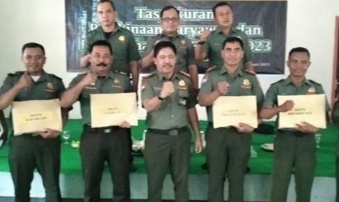 Lima Orang Staf Perhutani Bondowoso Dapat Penghargaan dari ADM